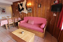 Chalet 6 Les Balcons - 3-kamer apt. voor max. 6 pers. | BAL630A - woonkamer met koffietafel en zitbank